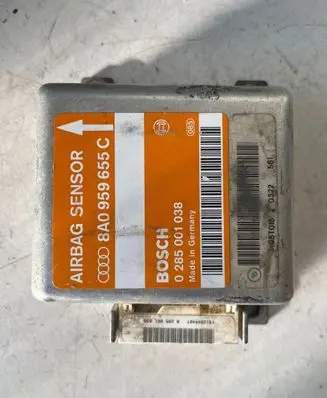 Audi A4 S4 B5 8D Airbag control unit/module 8A0959655C 0285001038