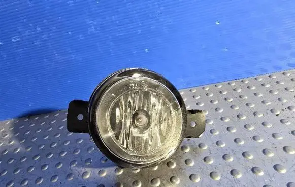 Nissan Juke I F15 Front fog light 261558992