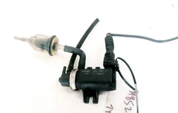 BMW 5 E39 Turbo solenoid valve 72190323 2246175