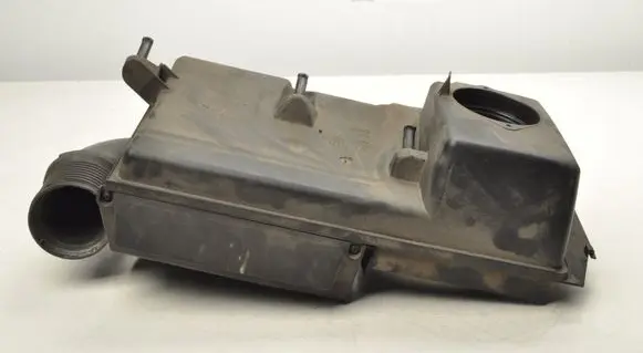 Volvo V50 Air filter box 30677533