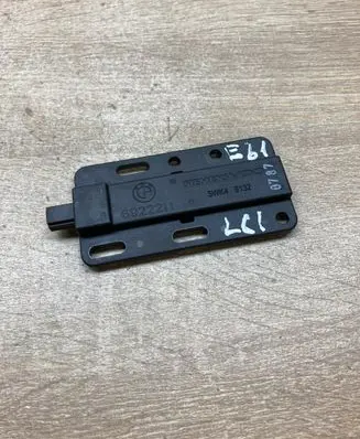 BMW 5 E60 E61 Antenna control unit 6922211