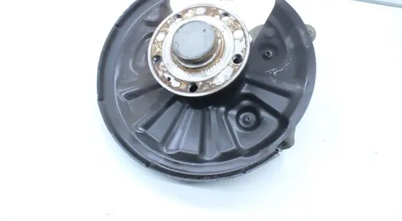 Rear wheel hub