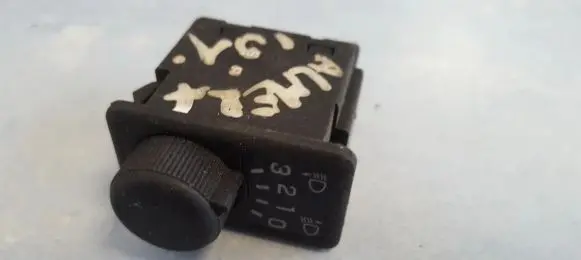 Nissan Almera N16 Headlight level height control switch
