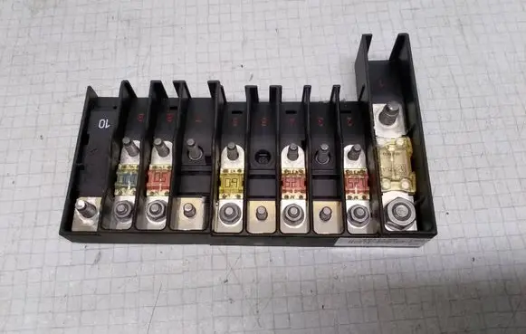 Volkswagen Transporter - Caravelle T5 Fuse module 7H0937550