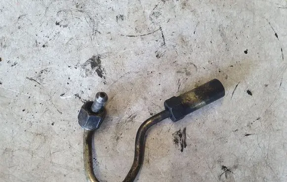 Nissan Primera Fuel injector supply line/pipe NOCODE