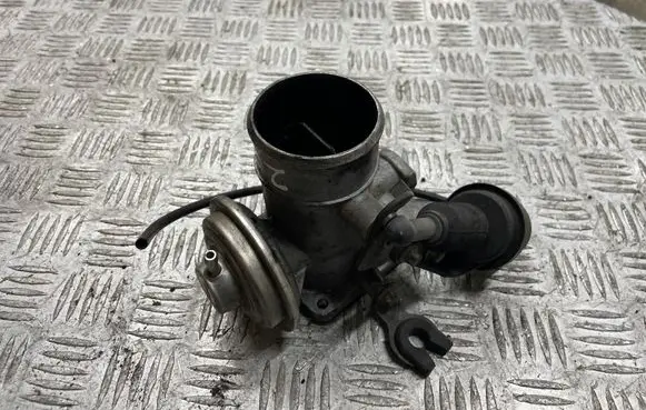 Mercedes-Benz C W202 EGR valve A6110980417