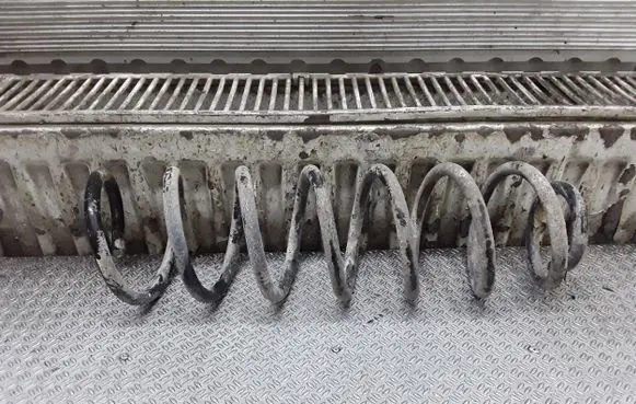 Audi A4 S4 B5 8D Rear coil spring