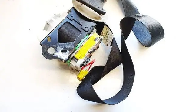 Toyota Auris 150 Front seatbelt 305257810ZZZ