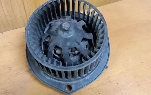 Iveco Daily 4th gen Heater fan/blower 570630200