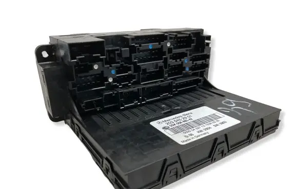 Mercedes-Benz E W211 Fuse module 2035452901 5DK00848542