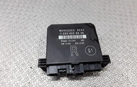 Mercedes-Benz C W203 Door control unit/module 2038206626
