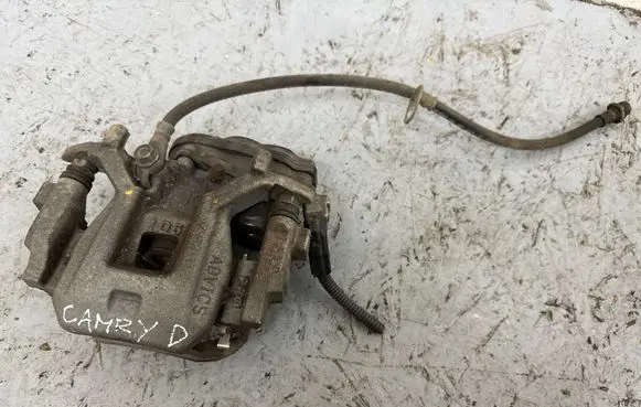 Toyota Camry VIII XV70 Rear brake caliper