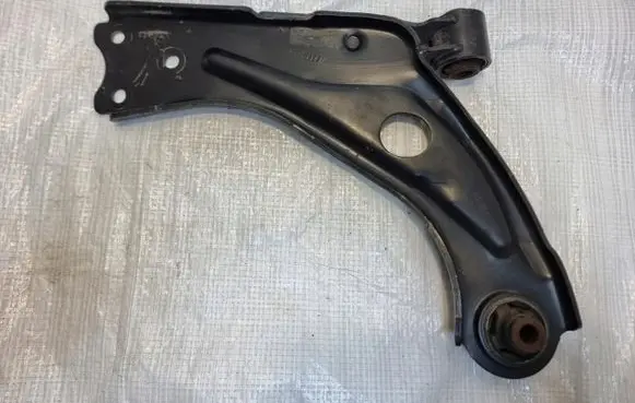 Opel Combo E Front control arm 98138523