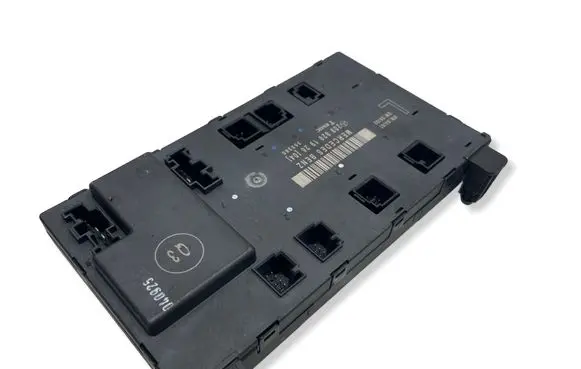 Mercedes-Benz CLK A209 C209 Door control unit/module 2098201926