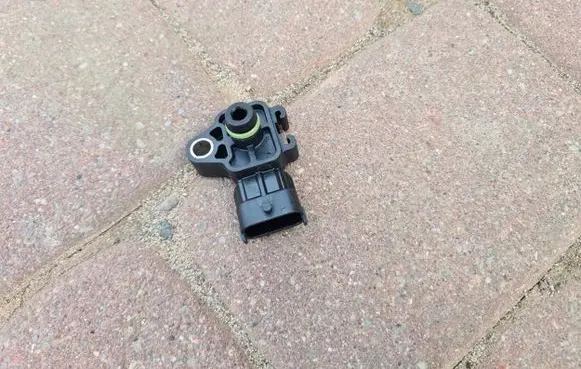 Opel Insignia B Air pressure sensor 12643955