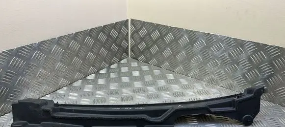 Honda CR-V Fender end trim 