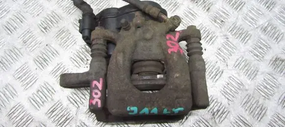 Nissan Qashqai Rear brake caliper