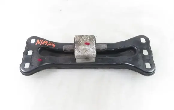Mercedes-Benz C AMG W204 Gearbox mounting bracket 2042420201