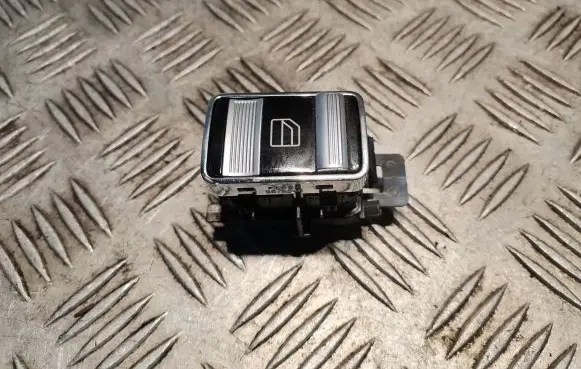 Mercedes-Benz S W221 Electric window control switch 2218201710 A2218201710