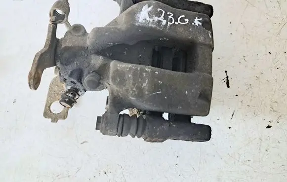 Toyota Avensis T270 Rear brake caliper