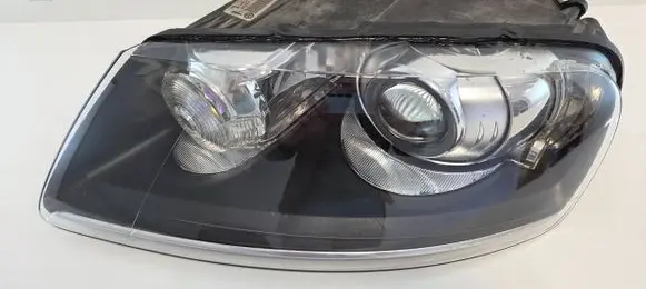Volkswagen Touareg I Headlight/headlamp