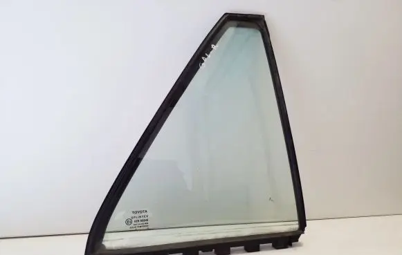 Toyota Avensis T250 Rear vent window glass 6818805050