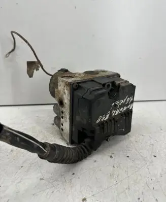 Audi A4 S4 B5 8D ABS Pump 0265214002 8D0614111