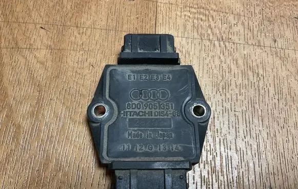 Volkswagen PASSAT B5 Ignition amplifier control unit 8D0905351 E1E2E3E4 1112G1314