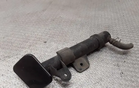 KIA Sorento Headlight washer spray nozzle 