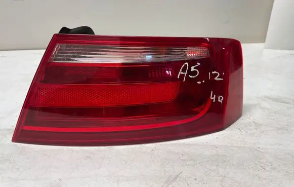 Audi A5 8T 8F Rear/tail lights 8T8945096E