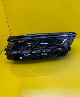 Volkswagen Touareg III Headlight/headlamp 761941081A