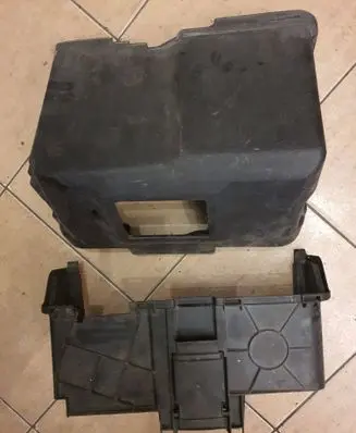 Volkswagen Golf IV Battery box tray 1J0915435B 1J0915335