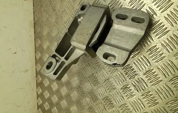 Mazda MX-30 Engine mount bracket A260573B