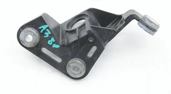 Volkswagen PASSAT B6 Gear shift cable bracket 1K0711789J