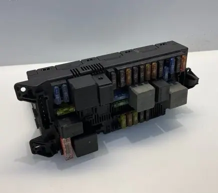 Mercedes-Benz E W211 Fuse module 2115457301 A2115457301