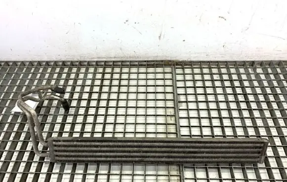 Audi Q7 4L Engine oil radiator 
