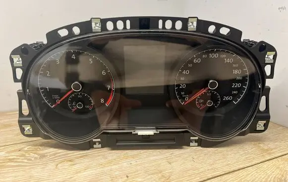Volkswagen Golf SportWagen Speedometer (instrument cluster) 5G1920740D