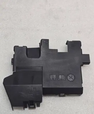 Volvo XC40 Battery box tray cover/lid 32200335