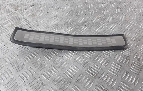 Honda CR-V Rear sill trim cover 84262SWAA012M1