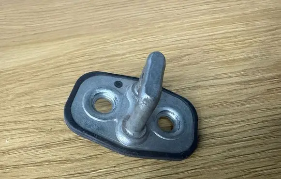 Peugeot Partner Rear door lock loop/hook striker 9655466380