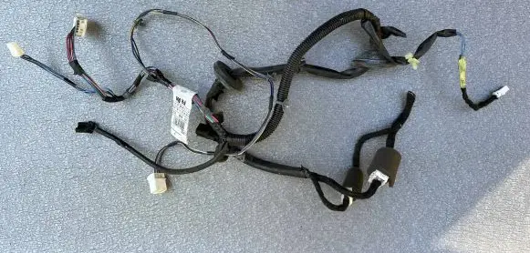 Nissan Terrano Front door wiring loom 241252X901