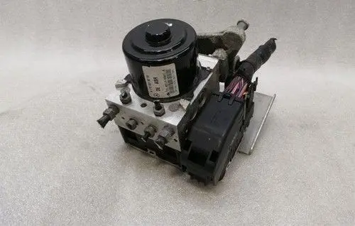 Mercedes-Benz C W204 ABS Pump A1724315312