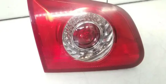 Tailgate rear/tail lights