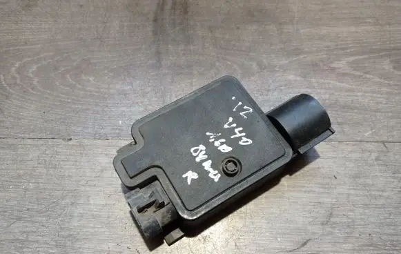 Volvo V40 Coolant fan relay 940009301 560003915312