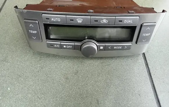 Toyota Avensis T250 Climate control unit 5590005140