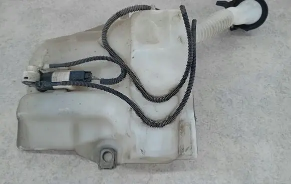 Ford C-MAX II Windshield washer fluid reservoir/tank AV6117B613A