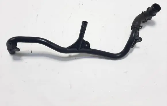 Volkswagen PASSAT B8 Engine coolant pipe/hose 05E121070