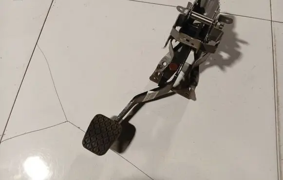 Mazda 6 Brake pedal 