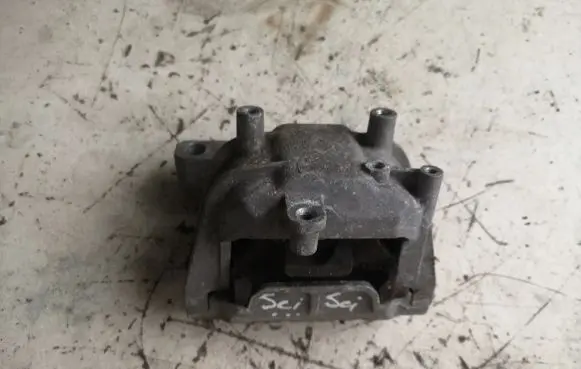 Volkswagen Scirocco Engine mounting bracket 1K0199262CB