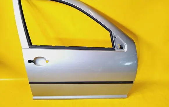 Volkswagen Golf IV Front door